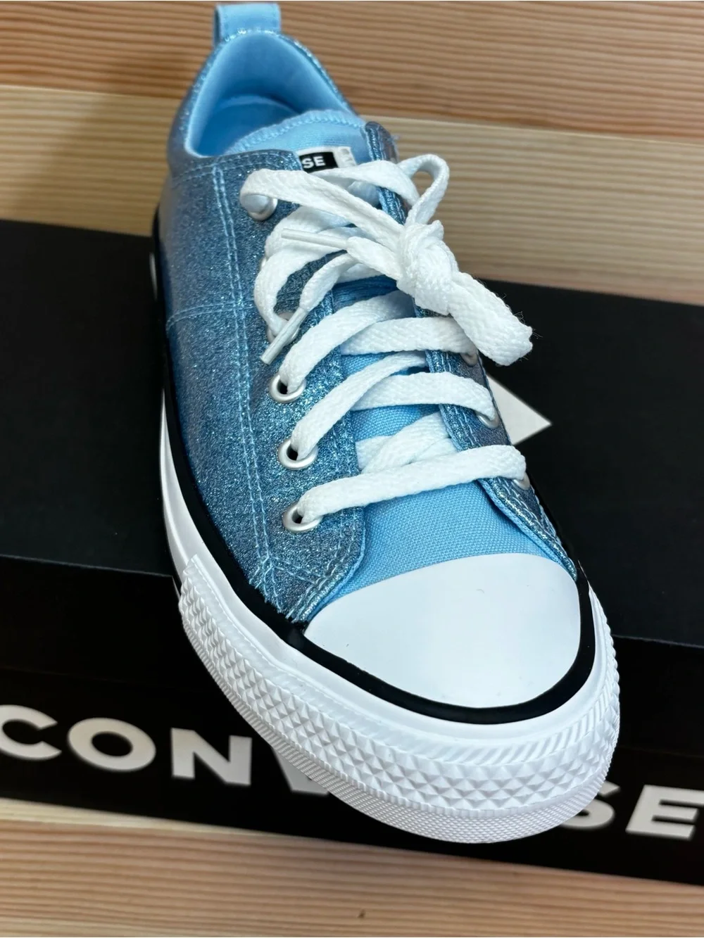 Converse Chuck Taylor All Star Madison Girls‎ 6 Woman 8 Blue Glitter Sneakers